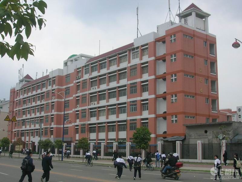 【福建】連盈學生床，解決學校招生難題，鐵床優(yōu)質品牌找連盈