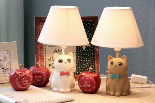 寢室臺燈用多少瓦