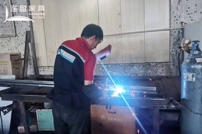 上下雙層鐵架床